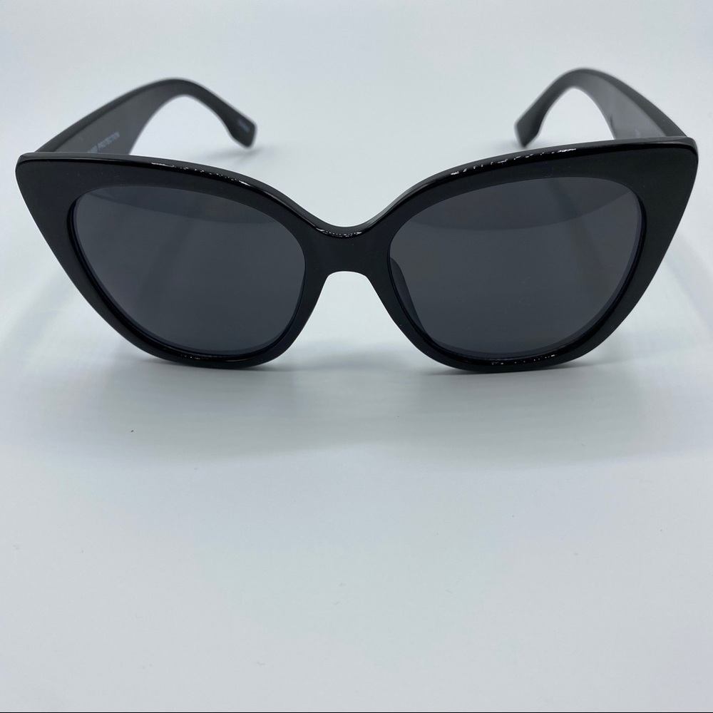 Luxe Black Cat Eye Sunglasses - Picture 6 of 7